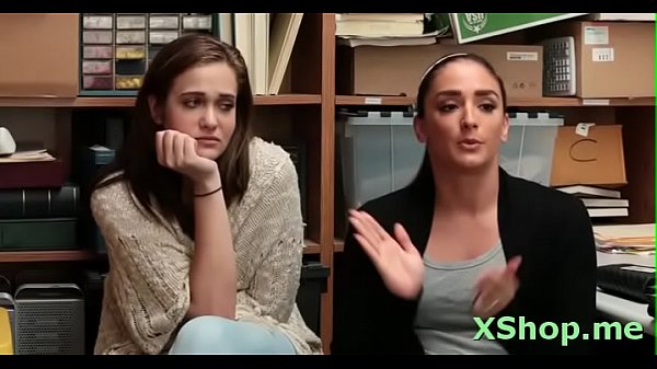 Lusty girlie Sienna gets her cave checked up