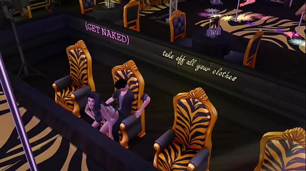 Quickly served a client right in her panties near the club stage